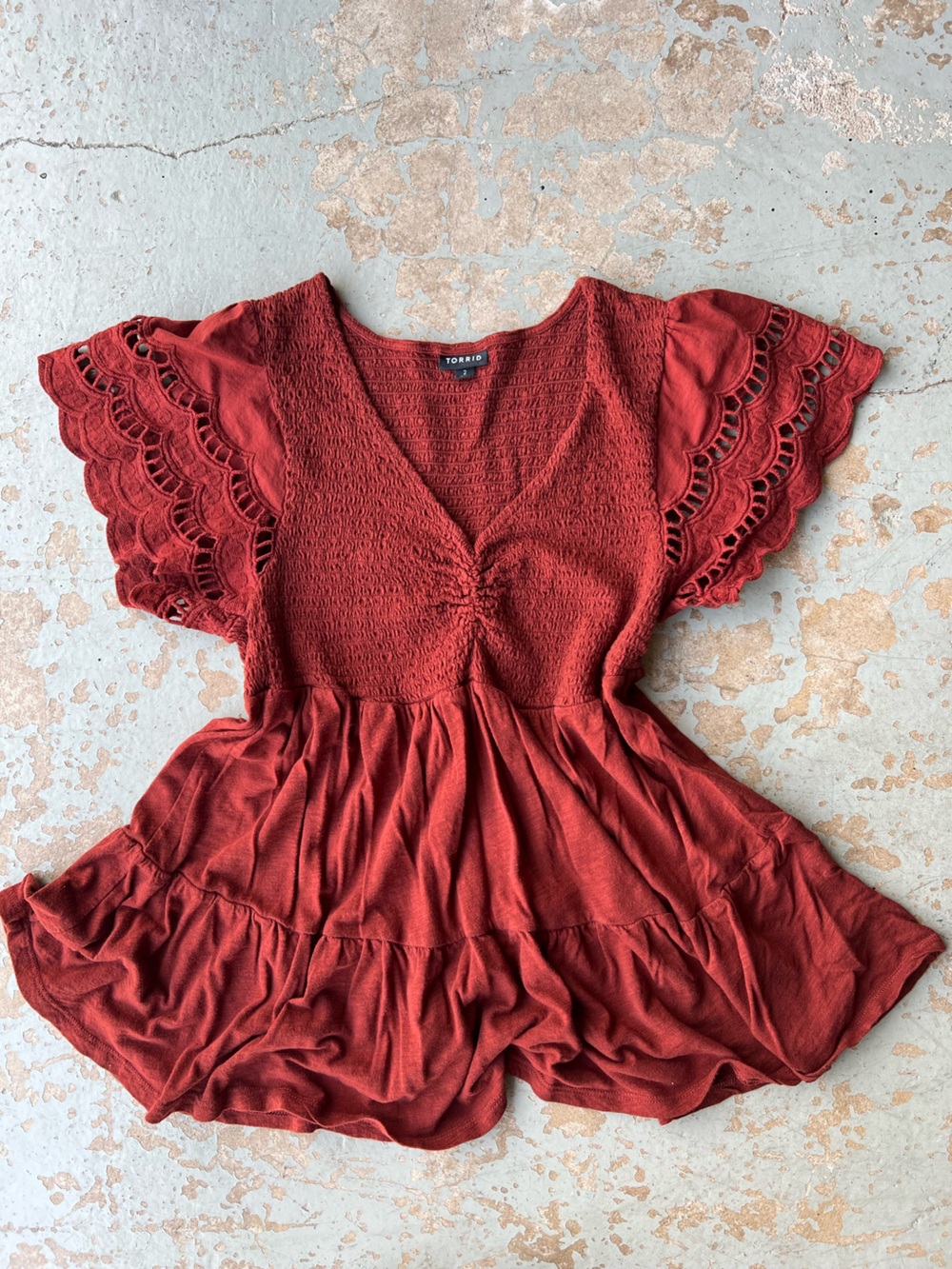 Torrid Size 2 Burnt Red Scallop Lace Sleeve Babydoll Tee